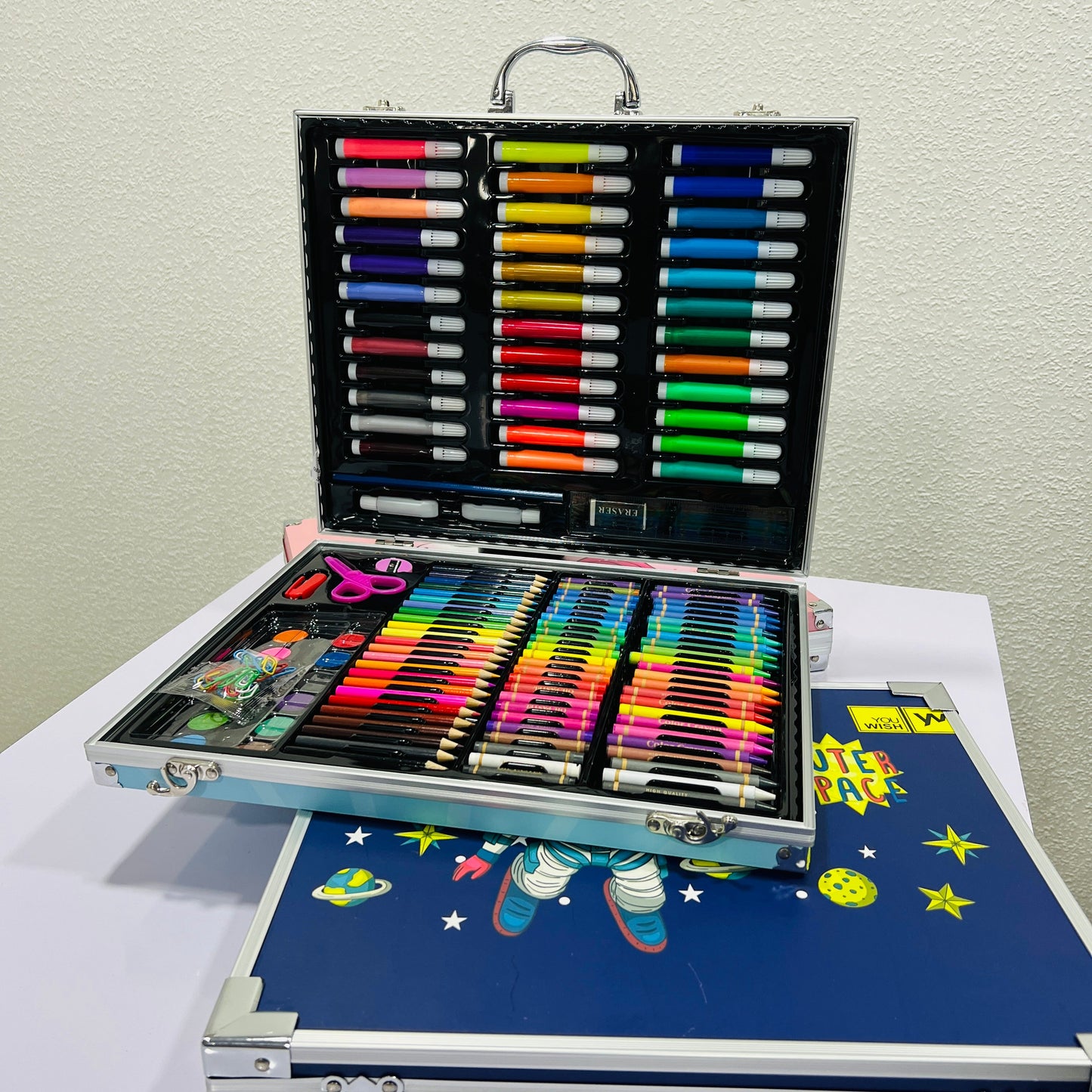 Colourful World - Premium 150pcs Coloring Trunk