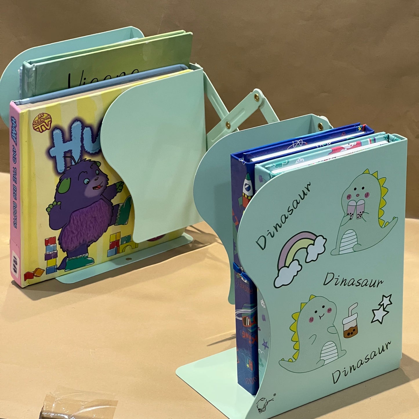 Cute Bookshelf - Desk Organiser